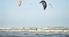 Kitesurfing at Center Parcs Port Zélande